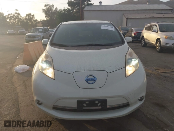 2011 Nissan LEAF SL-e with VIN JN1AZ0CP8BT006992, listed as a IAAI auction lot 41097604 with 98,688 mi miles. Bid and sale history available at carsss.com. Image 12.