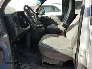 2012 GMC Savana 1LT with VIN 1GKS8CF47C1172784, listed as a Copart auction lot 71385104 with 105,950 mi miles and Salvage Title. Bid and sale history available at carsss.com. Image 7.