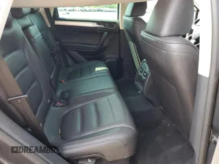 2015 Volkswagen Touareg Lux с VIN WVGEP9BP6FD003059, выставлен на аукционе Copart как лот 59670505 с пробегом 162 945 миль миль и Списание • Salvage title. История ставок и продаж доступна на DreamBid. Изображение 11.