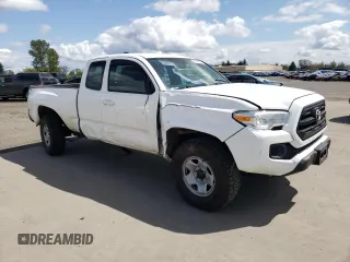 2017 Toyota Tacoma SR z VIN 5TFSX5EN8HX048354, wystawiony jako Copart lot #53874655 z przebiegiem 108 957 mil mil oraz Szkoda całkowita • Salvage title. Historia ofert i sprzedaży dostępna na DreamBid. Obrazek 4.