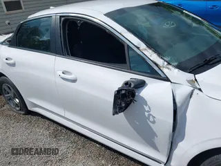 2023 Kia K5 LXS z VIN 5XXG14J25PG189448, wystawiony jako IAAI lot #42258739 z przebiegiem 29 188 mil mil oraz . Historia ofert i sprzedaży dostępna na DreamBid. Obrazek 18.