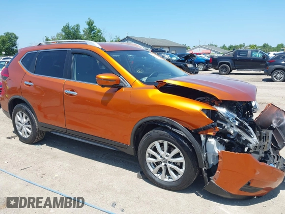 2017 Nissan Rogue S z VIN JN8AT2MVXHW021187, wystawiony jako IAAI lot #42645423 z przebiegiem 78 128 mil mil oraz . Historia ofert i sprzedaży dostępna na DreamBid. Obrazek 13.