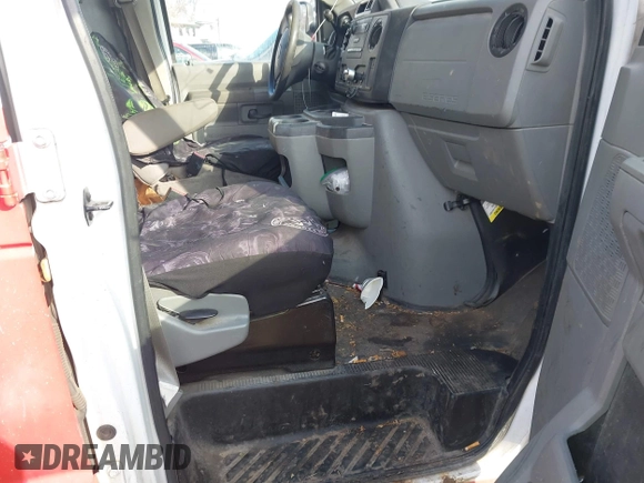 2011 Ford Econoline Cargo Commercial with VIN 1FTSE3ELXBDB31009, listed as a IAAI auction lot 41685713 with 249,589 mi miles. Bid and sale history available at carsss.com. Image 5.