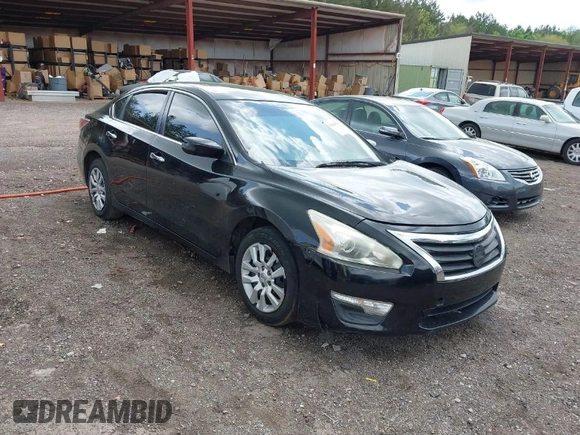 2014 Nissan Altima S with VIN 1N4AL3AP7EN366594, listed as a IAAI auction lot 41940506 with 211,235 mi miles and . Bid and sale history available at carsss.com. Image 1.