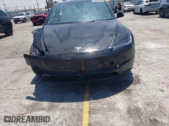2025 Tesla Model 3 Long Range z VIN 5YJ3E1EA3SF975991, wystawiony jako Copart lot #55629765 z przebiegiem Nie podano mil oraz Szkoda całkowita • Salvage title. Historia ofert i sprzedaży dostępna na DreamBid. Obrazek 13.