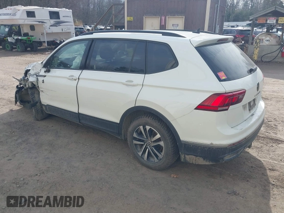 2022 Volkswagen Tiguan S z VIN 3VV0B7AX2NM097402, wystawiony jako IAAI lot #41845707 z przebiegiem 38 668 mil mil oraz . Historia ofert i sprzedaży dostępna na DreamBid. Obrazek 3.
