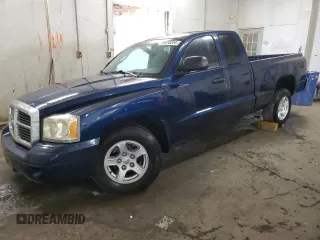 2006 Dodge Dakota SLT z VIN 1D7HE42N36S513461, wystawiony jako Copart lot #70418224 z przebiegiem 76 803 mil mil oraz Szkoda całkowita • Salvage title. Historia ofert i sprzedaży dostępna na DreamBid. Obrazek 1.