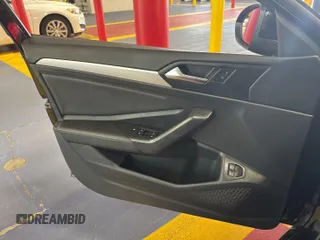 2024 Volkswagen Jetta S с VIN 3VW5M7BU2RM079505, выставлен на аукционе IAAI как лот 42808841 с пробегом 21 446 миль миль и . История ставок и продаж доступна на DreamBid. Изображение 12.