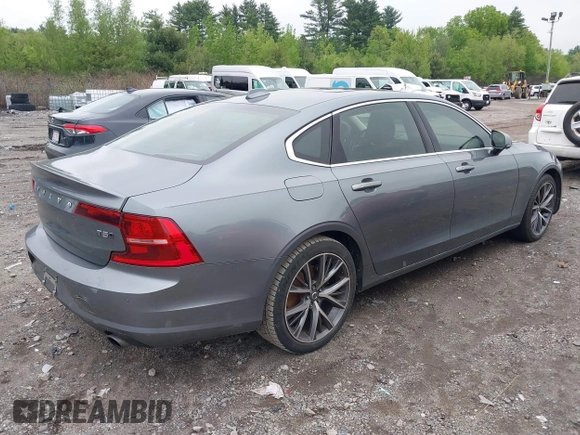 2018 Volvo S90 Momentum z VIN LVY982MK1JP038653, wystawiony jako IAAI lot #42271261 z przebiegiem 92 519 mil mil oraz . Historia ofert i sprzedaży dostępna na DreamBid. Obrazek 4.