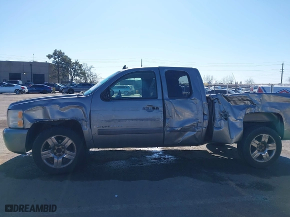 2007 Chevrolet Silverado 1500 LT w/1LT with VIN 1GCEC19J27Z609904, listed as a IAAI auction lot 41425797 with 294,241 mi miles. Bid and sale history available at carsss.com. Image 15.