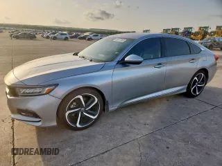 2020 Honda Accord Sport z VIN 1HGCV1F31LA090748, wystawiony jako Copart lot #56477265 z przebiegiem 103 139 mil mil oraz Czysty tytuł • Clean title. Historia ofert i sprzedaży dostępna na DreamBid. Obrazek 1.