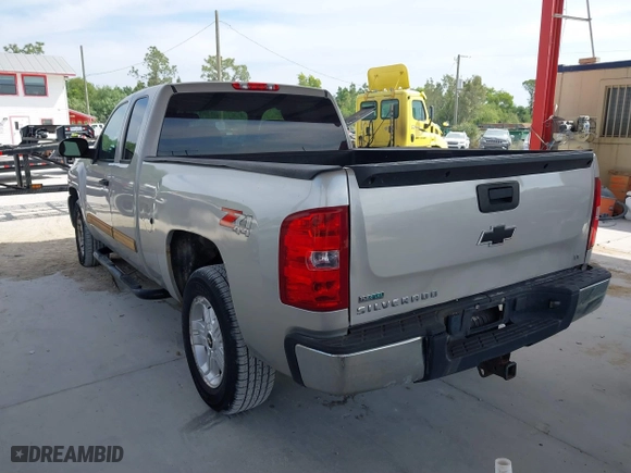 2009 Chevrolet Silverado 1500 LT with VIN 1GCEK29089Z273937, listed as a IAAI auction lot 41880478 with 144,682 mi miles. Bid and sale history available at carsss.com. Image 3.