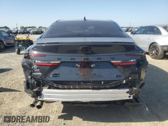 2025 Toyota Camry LE z VIN 4T1DBADK2SU523525, wystawiony jako Copart lot #55138715 z przebiegiem 3 270 mil mil oraz Szkoda całkowita • Salvage title. Historia ofert i sprzedaży dostępna na DreamBid. Obrazek 6.