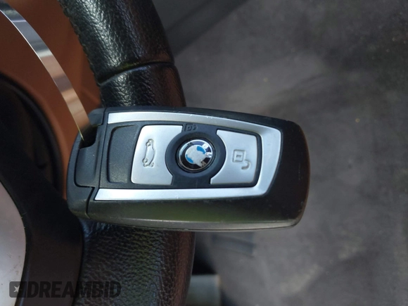2013 BMW 3 Series 328i z VIN WBA3A5C51DJ461736, wystawiony jako IAAI lot #42662559 z przebiegiem 152 985 mil mil oraz . Historia ofert i sprzedaży dostępna na DreamBid. Obrazek 11.