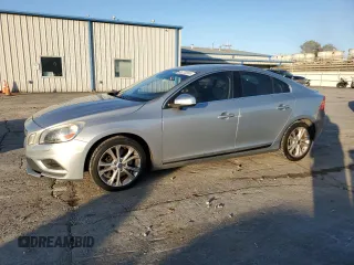 2012 Volvo S60 T6 z VIN YV1902FH0C2084260, wystawiony jako Copart lot #85272324 z przebiegiem 139 367 mil mil oraz Szkoda całkowita • Salvage title. Historia ofert i sprzedaży dostępna na DreamBid. Obrazek 1.