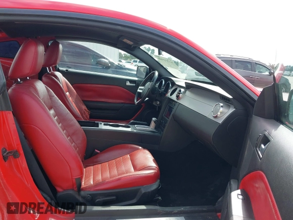 2006 Ford Mustang GT Deluxe with VIN 1ZVFT82H465211066, listed as a IAAI auction lot 41572368 with 84,389 mi miles. Bid and sale history available at carsss.com. Image 5.