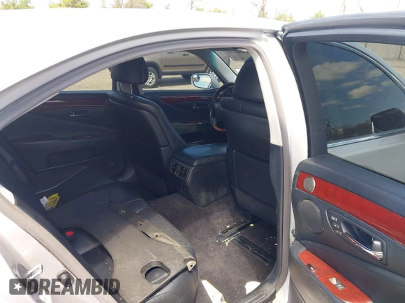 2008 Lexus LS 460 with VIN JTHBL46F485062212, listed as a IAAI auction lot 41996871 with 125,531 mi miles and . Bid and sale history available at DreamBid. Image 8.