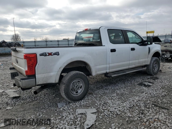 2018 Ford Super Duty F-250 SRW XL with VIN 1FT7W2B68JEB04718, listed as a Copart auction lot 89034645 with 276,292 mi miles and Salvage Title. Bid and sale history available at carsss.com. Image 3.