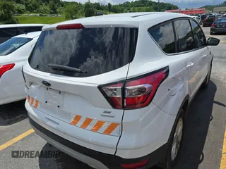 2017 Ford Escape SE z VIN 1FMCU0GD9HUD67764, wystawiony jako IAAI lot #42566602 z przebiegiem 111 244 mil mil oraz . Historia ofert i sprzedaży dostępna na DreamBid. Obrazek 6.