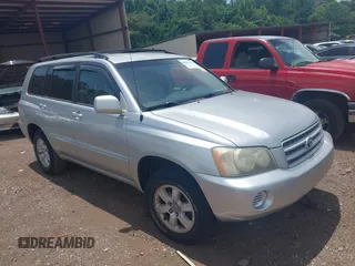 2002 Toyota Highlander z VIN JTEGD21A020027252, wystawiony jako IAAI lot #42467503 z przebiegiem 178 520 mil mil oraz . Historia ofert i sprzedaży dostępna na DreamBid. Obrazek 1.