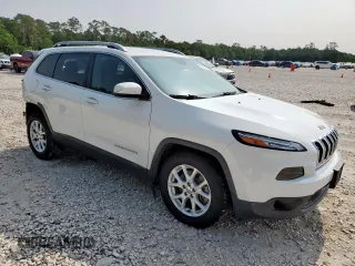 2017 Jeep Cherokee Latitude z VIN 1C4PJLCB9HW577712, wystawiony jako Copart lot #57877175 z przebiegiem 64 653 mil mil oraz Szkoda całkowita • Salvage title. Historia ofert i sprzedaży dostępna na DreamBid. Obrazek 4.