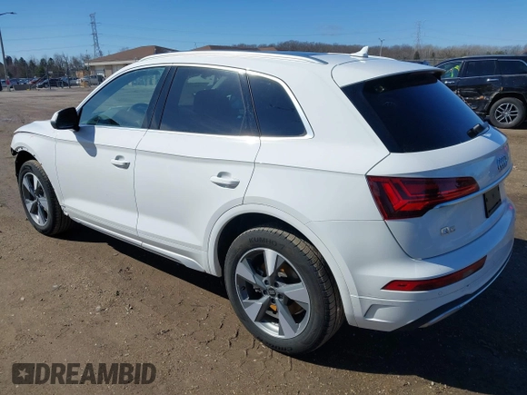 2024 Audi Q5 Premium z VIN WA1ABAFY2R2142122, wystawiony jako IAAI lot #41848621 z przebiegiem 4 334 mil mil oraz . Historia ofert i sprzedaży dostępna na DreamBid. Obrazek 3.