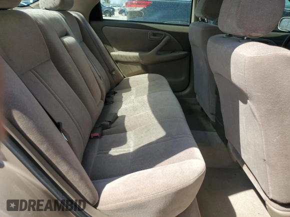 1998 Toyota Camry LE z VIN 4T1BG22K0WU858838, wystawiony jako Copart lot #53525565 z przebiegiem 133 777 mil mil oraz Czysty tytuł • Clean title. Historia ofert i sprzedaży dostępna na DreamBid. Obrazek 10.