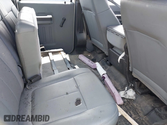 2011 Ford F-250 XL z VIN 1FT7W2A6XBEA63592, wystawiony jako IAAI lot #42475317 z przebiegiem 68 000 mil mil oraz . Historia ofert i sprzedaży dostępna na DreamBid. Obrazek 8.