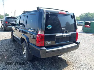 2010 Jeep Commander Sport z VIN 1J4RG4GK0AC157281, wystawiony jako IAAI lot #42581215 z przebiegiem 202 014 mil mil oraz . Historia ofert i sprzedaży dostępna na DreamBid. Obrazek 3.