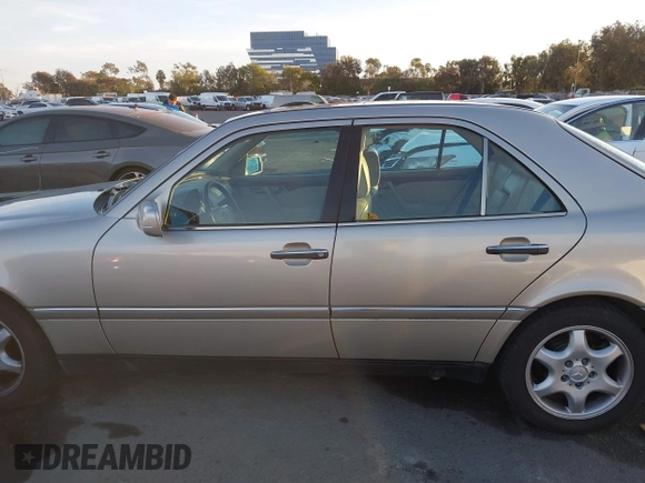 1995 Mercedes-Benz C with VIN WDBHA28E2SF191740, listed as a IAAI auction lot 41172625 with 331,540 mi miles. Bid and sale history available at carsss.com. Image 14.