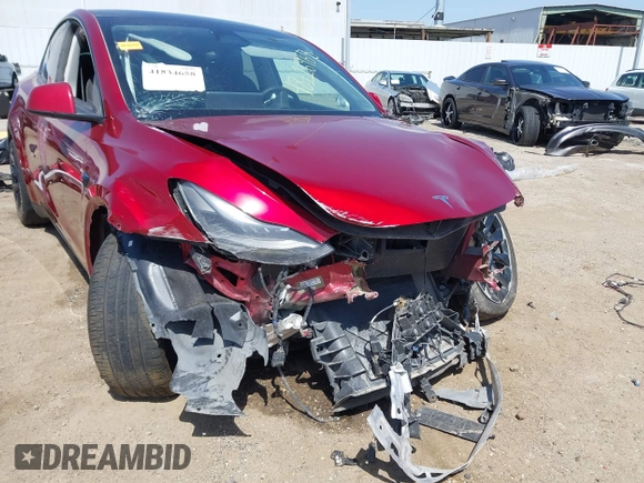 2024 Tesla Model Y Long Range z VIN 7SAYGDEEXRA236065, wystawiony jako IAAI lot #41834658 z przebiegiem 20 313 mil mil oraz . Historia ofert i sprzedaży dostępna na DreamBid. Obrazek 6.