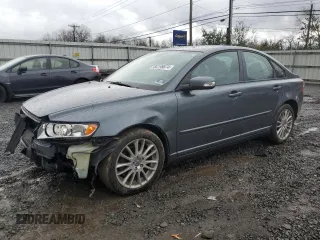 2011 Volvo S40 with VIN YV1672MS2B2541095, listed as a Copart auction lot 84199874 with 63,014 mi miles and Salvage Title. Bid and sale history available at carsss.com. Image 1.