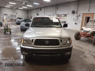 2004 Toyota Tacoma z VIN 5TEWN72N84Z399274, wystawiony jako IAAI lot #41936690 z przebiegiem 322 181 mil mil oraz . Historia ofert i sprzedaży dostępna na DreamBid. Obrazek 12.