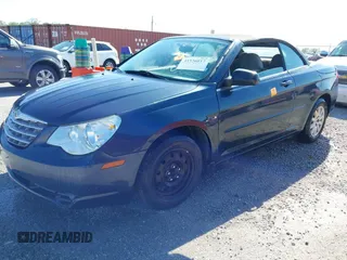 2008 Chrysler Sebring LX z VIN 1C3LC45K38N224310, wystawiony jako IAAI lot #41936817 z przebiegiem 220 458 mil mil oraz . Historia ofert i sprzedaży dostępna na DreamBid. Obrazek 2.