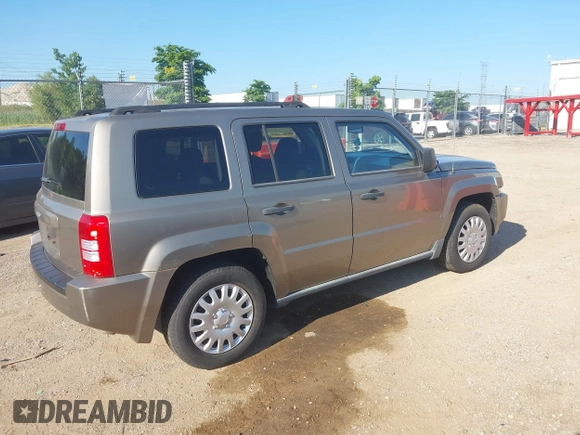 2008 Jeep Patriot Sport with VIN 1J8FF28W38D705224, listed as a IAAI auction lot 42642025 with 111,653 mi miles and . Bid and sale history available at DreamBid. Image 4.