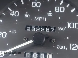 1996 Nissan Sentra XE z VIN 3N1AB41D2TL013267, wystawiony jako IAAI lot #41505728 z przebiegiem 232 387 mil mil oraz . Historia ofert i sprzedaży dostępna na DreamBid. Obrazek 15.