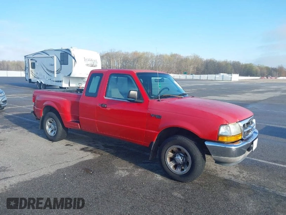 2000 Ford Ranger XL with VIN 1FTYR14V5YTA89269, listed as a IAAI auction lot 41967360 with 191,094 mi miles. Bid and sale history available at carsss.com. Image 1.