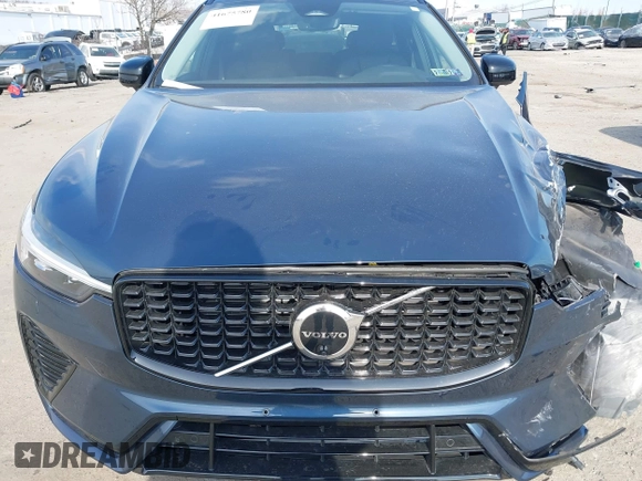 2023 Volvo XC60 Plus Dark Theme with VIN YV4L12RWXP1338603, listed as a IAAI auction lot 41675780 with 1 mi miles. Bid and sale history available at carsss.com. Image 12.
