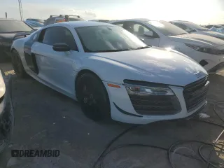 2015 Audi R8 5.2L z VIN WUAANAFG8F7001934, wystawiony jako Copart lot #76660884 z przebiegiem Nie podano mil oraz Szkoda całkowita • Salvage title. Historia ofert i sprzedaży dostępna na DreamBid. Obrazek 4.
