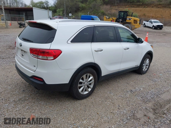 2016 Kia Sorento LX with VIN 5XYPGDA59GG150351, listed as a IAAI auction lot 42006707 with 152,617 mi miles and . Bid and sale history available at carsss.com. Image 4.