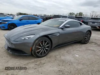 2017 Aston Martin DB11 z VIN SCFRMFAV2HGL00765, wystawiony jako Copart lot #87010474 z przebiegiem Nie podano mil oraz Nie do naprawy. Historia ofert i sprzedaży dostępna na DreamBid. Obrazek 1.