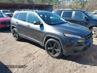2016 Jeep Cherokee Latitude with VIN 1C4PJLCB8GW209598, listed as a IAAI auction lot 41506547 with 122,598 mi miles. Bid and sale history available at carsss.com. Image 1.