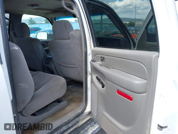 2004 Chevrolet Suburban LT z VIN 3GNGK26G04G263039, wystawiony jako IAAI lot #42560516 z przebiegiem 156 714 mil mil oraz . Historia ofert i sprzedaży dostępna na DreamBid. Obrazek 8.