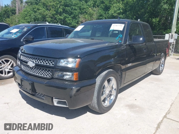 2007 Chevrolet Silverado SS z VIN 2GCEC19N071113401, wystawiony jako IAAI lot #42307590 z przebiegiem 199 687 mil mil oraz . Historia ofert i sprzedaży dostępna na DreamBid. Obrazek 2.