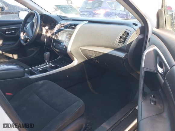 2015 Nissan Altima 2.5 S with VIN 1N4AL3AP1FC495072, listed as a IAAI auction lot 41329103 with 248,415 mi miles. Bid and sale history available at carsss.com. Image 5.