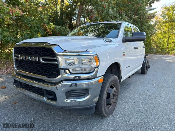 2020 Ram 3500 Chassis Cab Tradesman with VIN 3C7WRTCLXLG279872, listed as a Copart auction lot 53823185 with 221,830 mi miles and Clean Title. Bid and sale history available at carsss.com. Image 2.