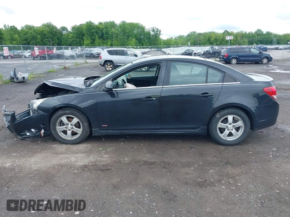 2014 Chevrolet Cruze 1LT z VIN 1G1PC5SB6E7138943, wystawiony jako IAAI lot #42368233 z przebiegiem 119 760 mil mil oraz . Historia ofert i sprzedaży dostępna na DreamBid. Obrazek 14.