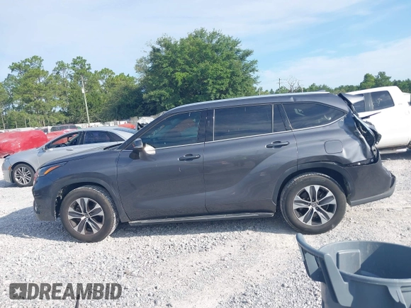 2021 Toyota Highlander XLE with VIN 5TDGZRAH4MS532366, listed as a IAAI auction lot 42603712 with 128,861 mi miles and . Bid and sale history available at DreamBid. Image 15.