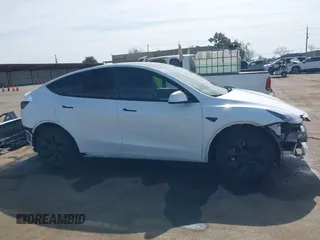 2024 Tesla Model Y Long Range with VIN 7SAYGDEE8RF161370, listed as a IAAI auction lot 41692706 with 11,490 mi miles. Bid and sale history available at carsss.com. Image 14.