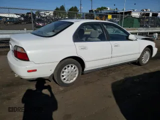 1996 Honda Accord EX with VIN 1HGCD5652TA039481, listed as a Copart auction lot 69488504 with 139,610 mi miles and Salvage Title. Bid and sale history available at carsss.com. Image 3.